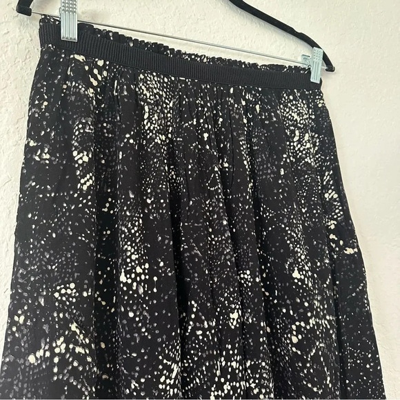 H&M High Waisted Skirt Size 8 - Picture 3 of 5